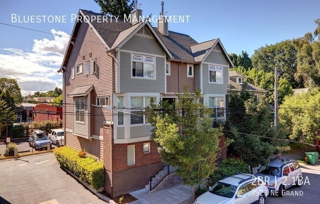Primary Photo - 3523 NE Grand Ave