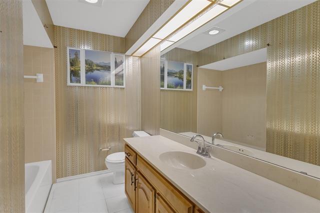 Building Photo - 421 Pebblecreek Dr