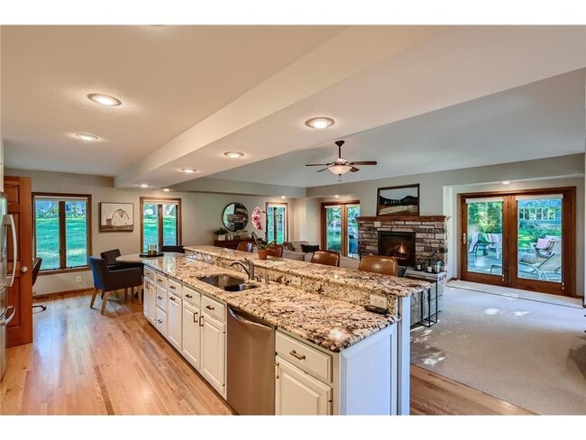 Building Photo - 3200 Frear Dr
