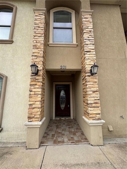 Building Photo - 201 S 1st Ave