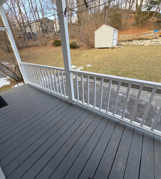 Building Photo - 37 Pine St