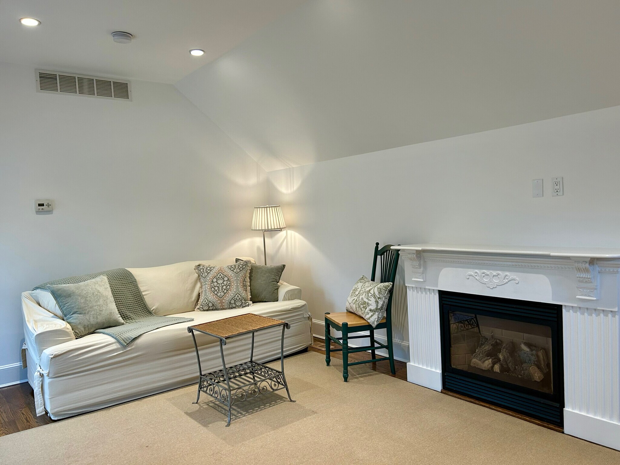 Great Room W/Gas Fireplace - 120 Willow St