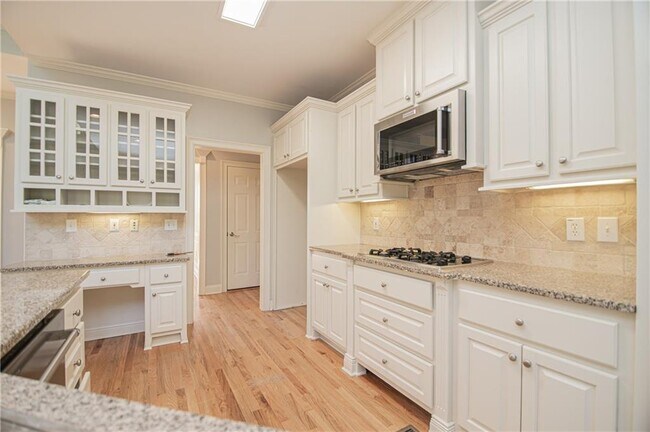 Building Photo - 4012 Erin Dr