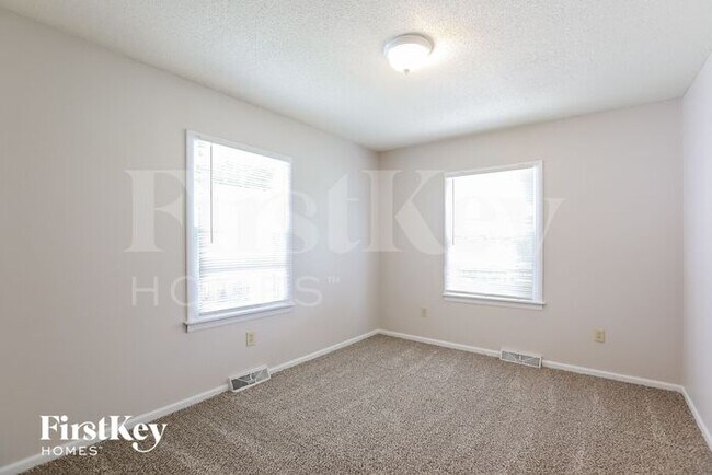 Building Photo - 8405 E 47th St