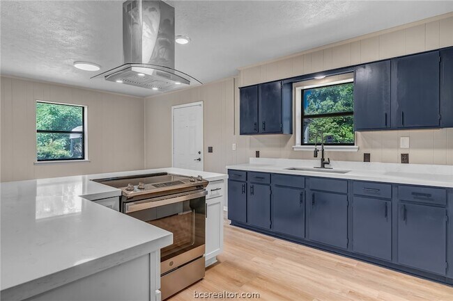 Building Photo - 104 N Oneal St