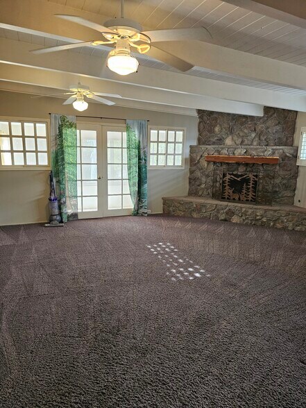 Building Photo - 707 N Lima St