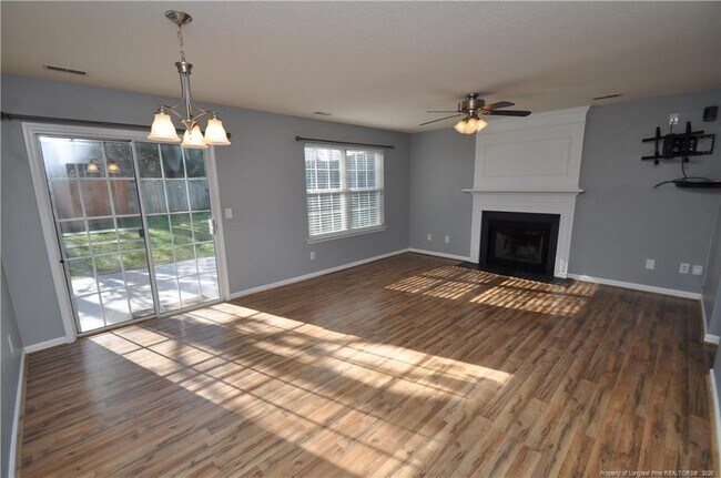 Building Photo - 202 Thorncrest Dr