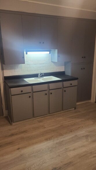 Building Photo - 7006 Clement Ave