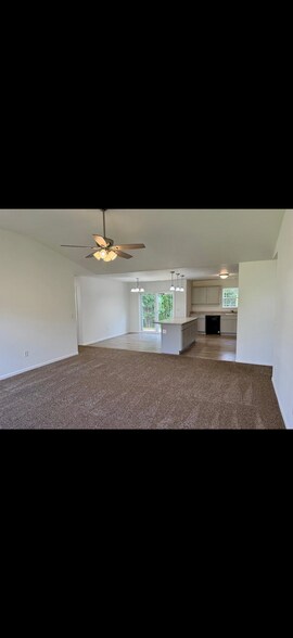 Building Photo - 135 Bald Cypress Ct