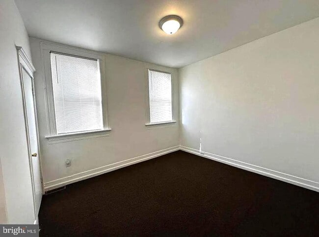 Building Photo - 1105 Walnut Ave