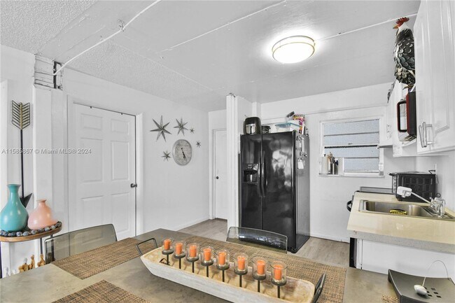 Building Photo - 1331 Lincoln Rd