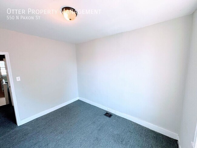 Building Photo - 550 N Paxon St