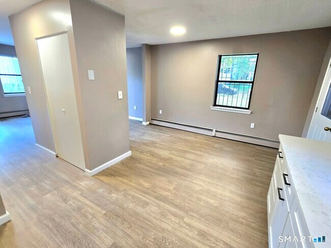 Building Photo - 274 Bellevue St
