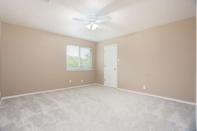 Building Photo - 14514 Redwood Valley