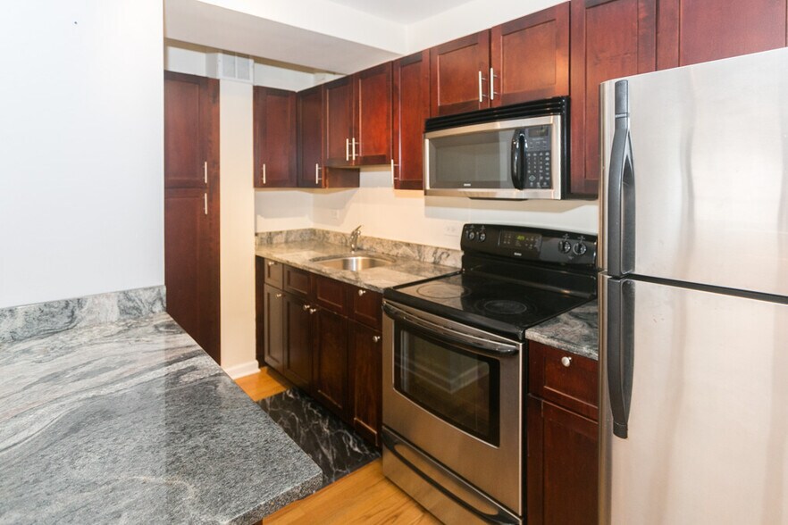 Building Photo - 4180 N Marine Dr