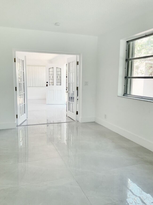 Building Photo - Charming 4-Bedroom, 3-Bath Home – Spacious...