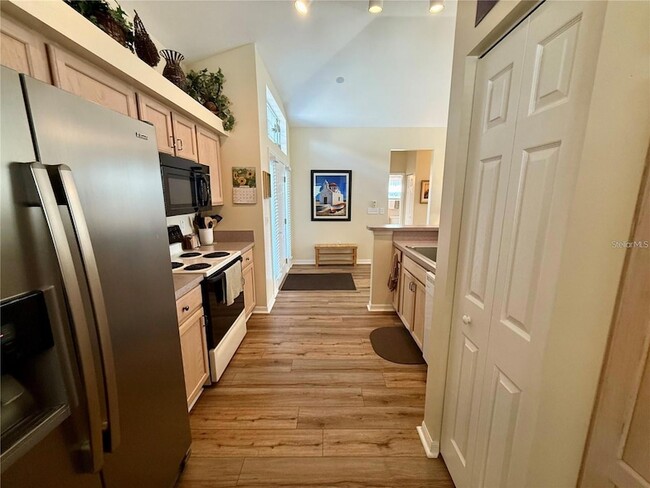 Building Photo - 11122 SW 73rd Ct