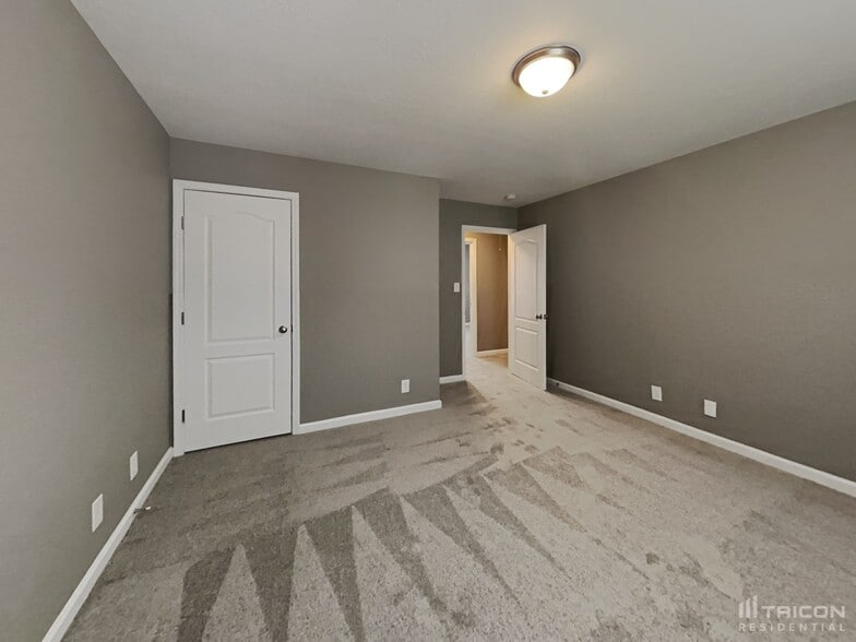 Building Photo - 1335 Loren Circle