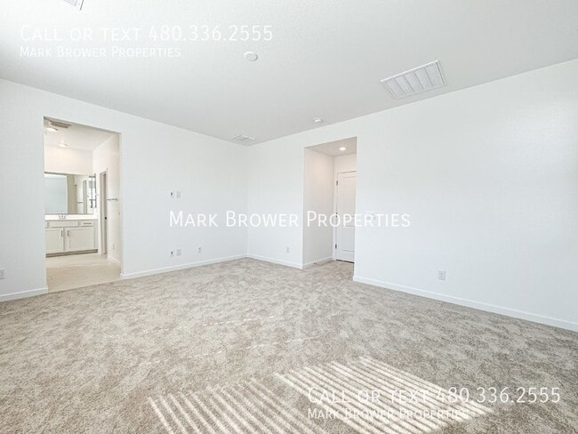 Building Photo - 9852 E Tamery Ave