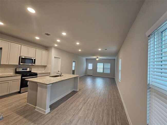 Building Photo - 5823 Quest Valley Dr