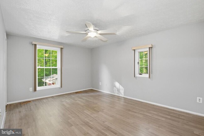 Building Photo - 7625 Sheffield Green Way