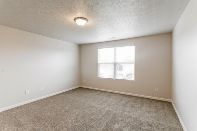 Building Photo - 5009 Roese Ave