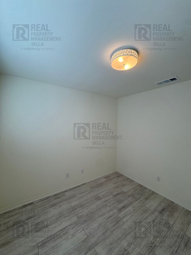Building Photo - Spacious Corner Lot Home in Desirable Winchester Community – 4 bed + Large Backyard+ Solar!