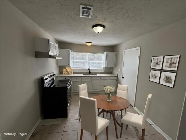 Building Photo - 4414 Botany Ln