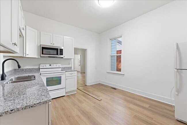 Building Photo - 423 Mt Vernon Ave