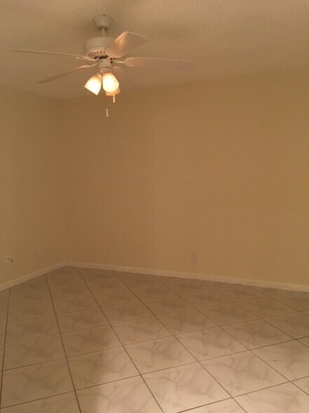 Building Photo - 9125 W Highland Pines Dr