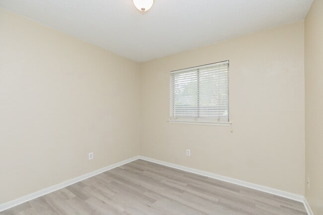 Building Photo - 4106 Kitchen Hill Ln