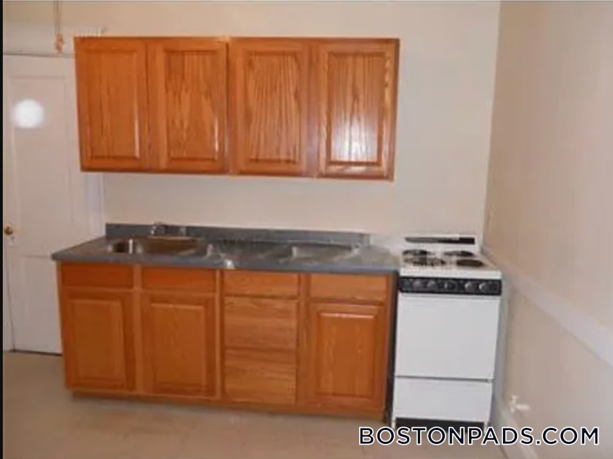 Building Photo - 107 Gordon St