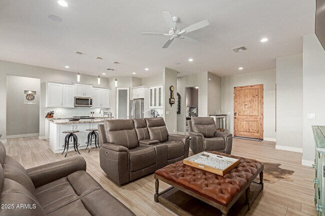 Building Photo - 17316 E Quail Track Rd