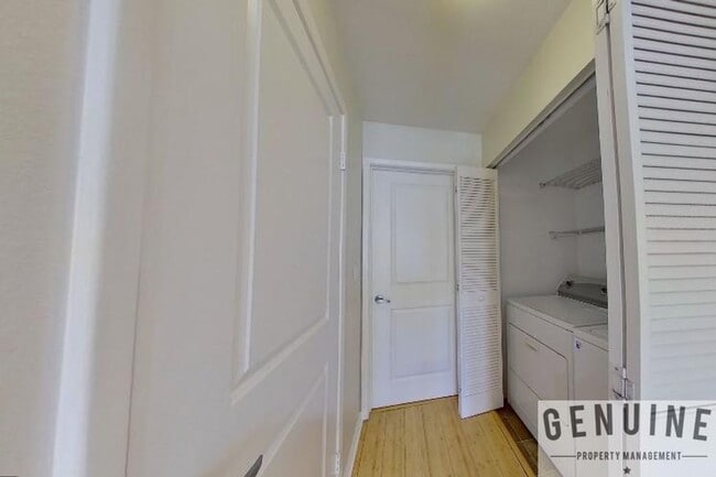 Building Photo - Coming Soon! 1 Bedroom Condo in Anaheim