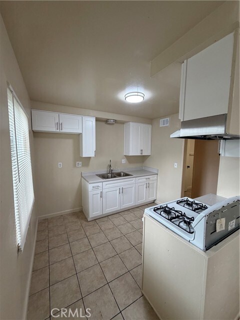 Building Photo - 4694 Bandera St