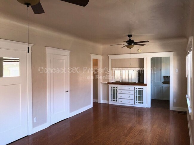 Building Photo - 1144 E Appleton St