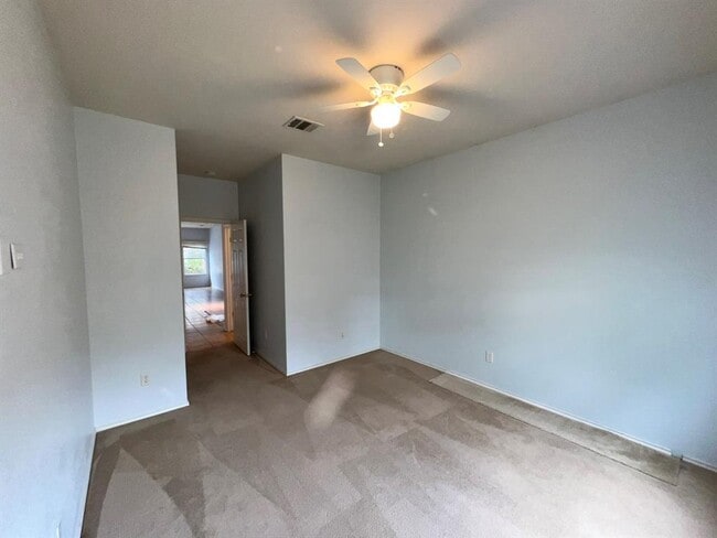 Building Photo - 1310 E 3rd St