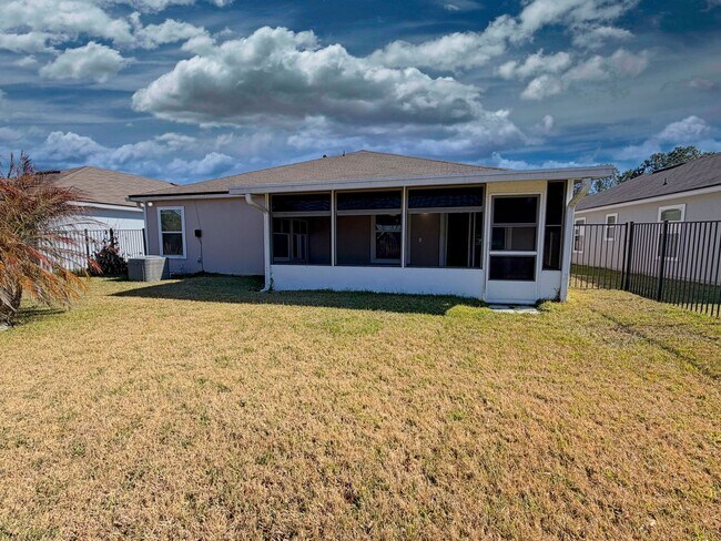 Building Photo - Beautiful 4 Bedroom, 2 Bathroom Home Situated on Grande Reserve Golf Course