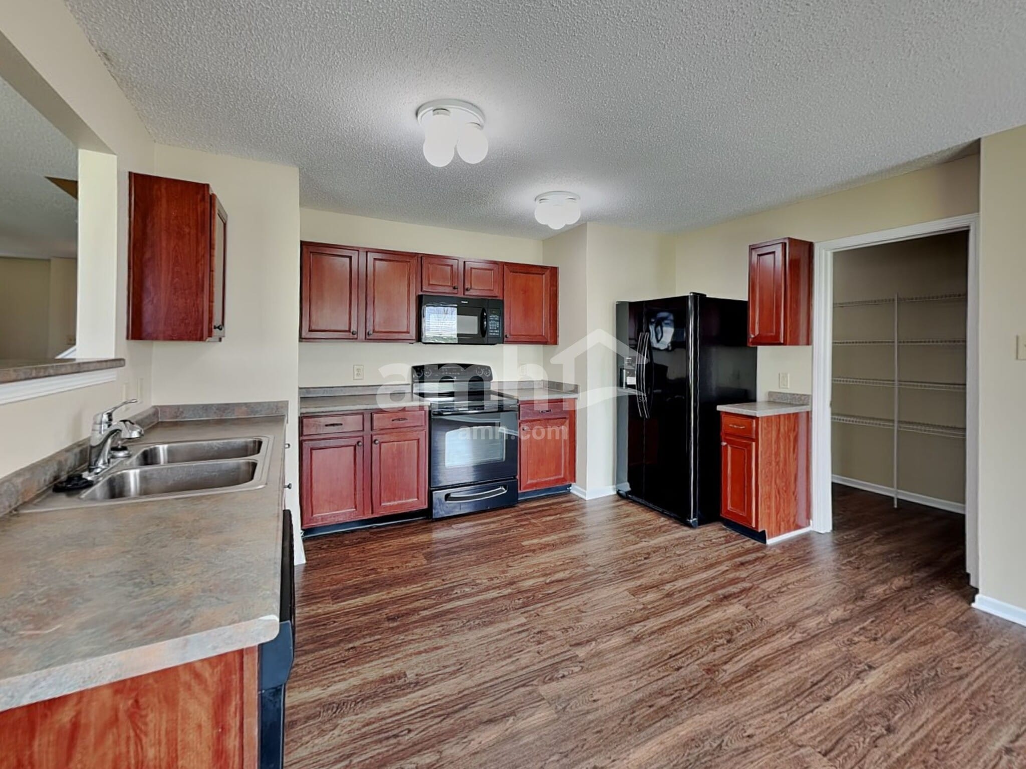 Building Photo - 2170 Bridlewood Dr