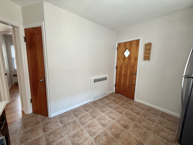 Building Photo - 6147 N Meade Ave