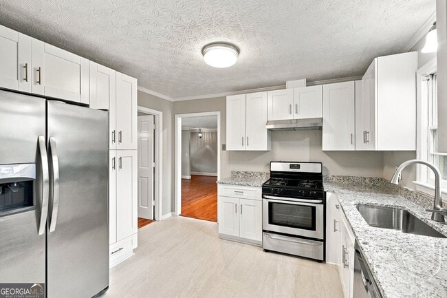 Building Photo - 4548 Shallowford Rd