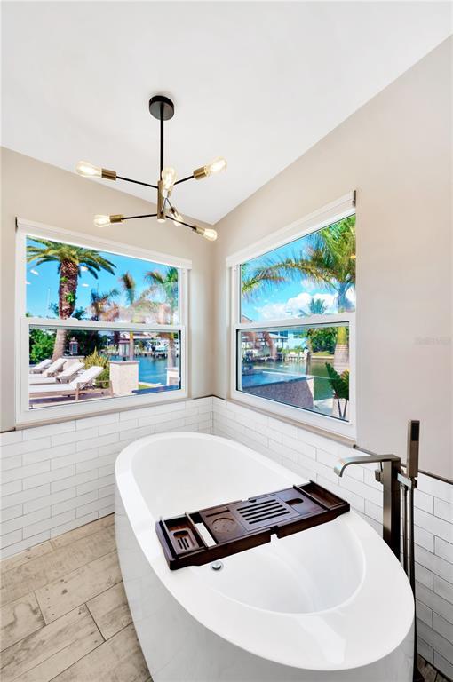 Building Photo - 807 Snug Island