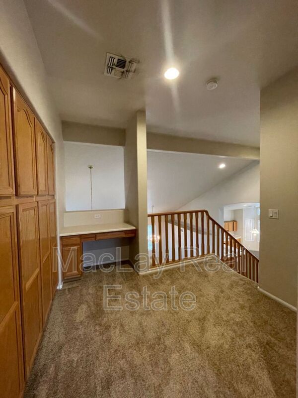 Building Photo - 7140 E Medina Ave