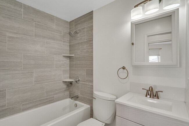 Building Photo - 19 Wiget St