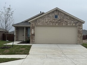 Building Photo - 913 Birkdale Dr