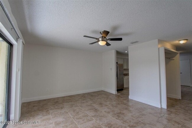 Building Photo - 283 E Towne Pl