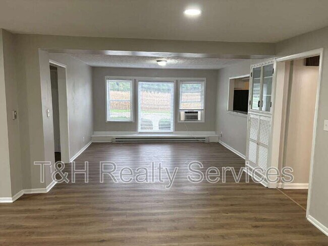 Building Photo - 3180 Blue Bluff Rd