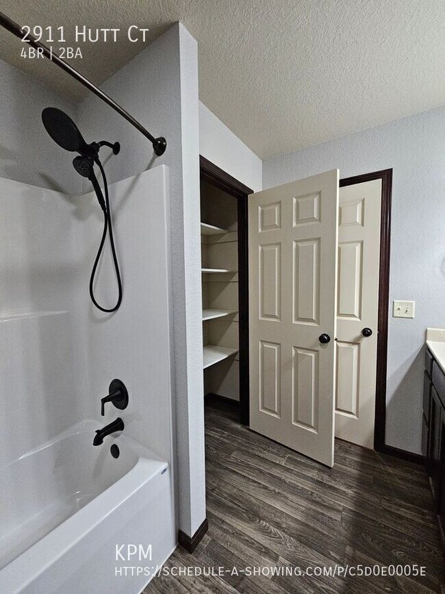 Building Photo - 2911 Hutt Ct