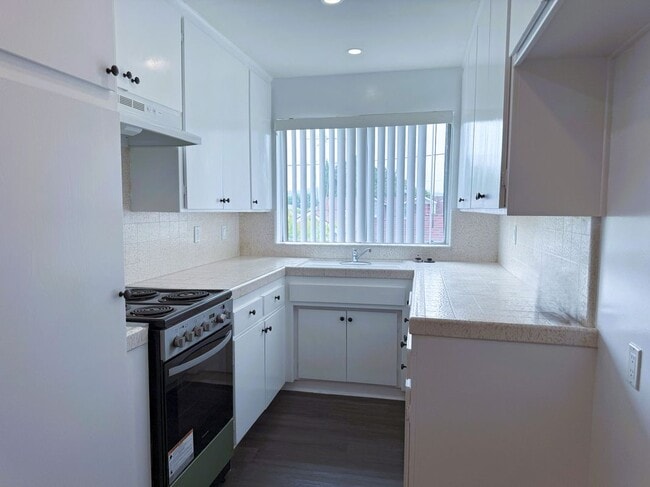Building Photo - 525 Fischer, 1