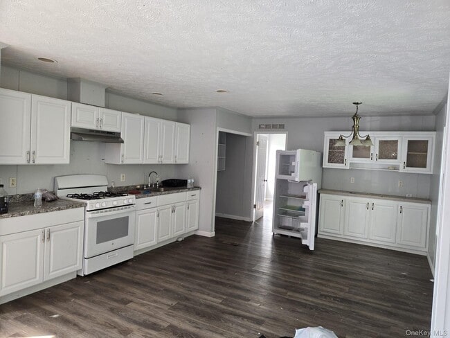 Building Photo - 5195 NY-52